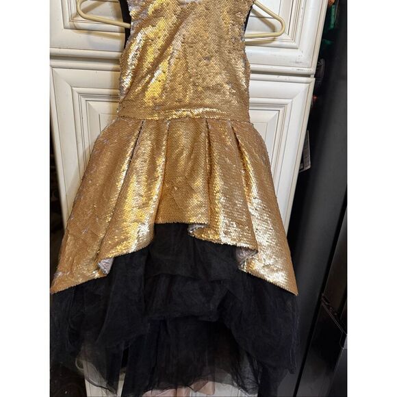 Custom Made Girls Sequined Sleeveless Tulle Hi-Low Dress Gold Black Size 5-6 - Picture 9 of 13
